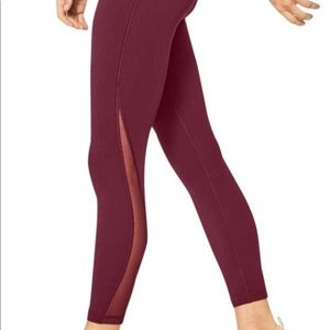 Lululemon Train times 7/8 pants size 8